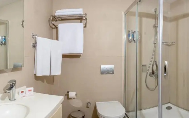 Elm Suite Hotel