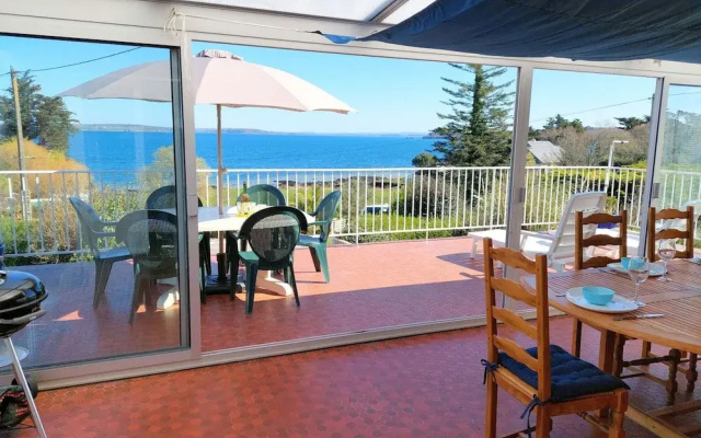 Holiday Home With Fantastic sea Views on the Crozon Peninsula