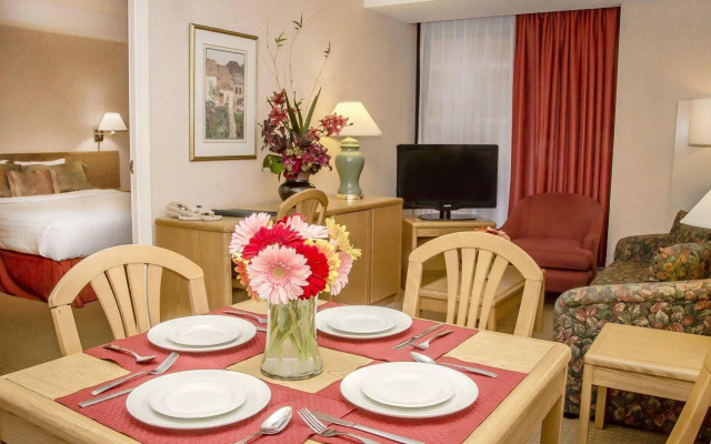 Cartier Place Suite Hotel