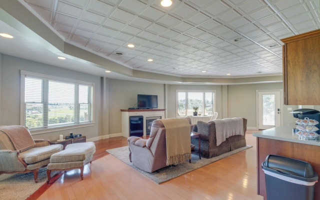 'holmes With a View' Studio: Millersburg Retreat!