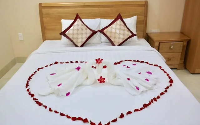 Ven Song Riverside Hotel
