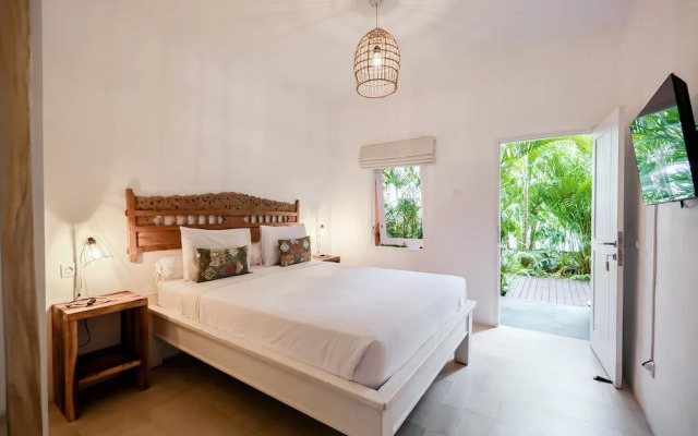 The Room Padang-Padang