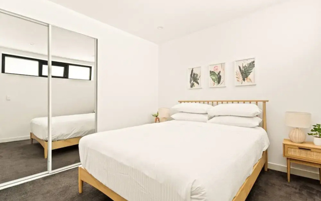Coastal 2-bed Apartment Near Beach