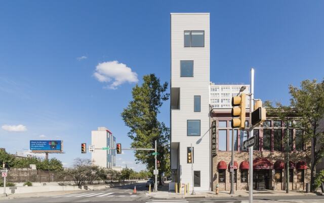 Abode XS House Walk to Convention Center