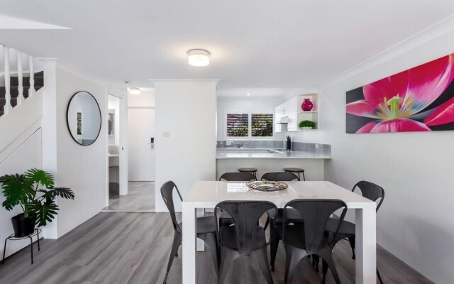 Pacific Blue Townhouse 351, 265 Sandy Point Road