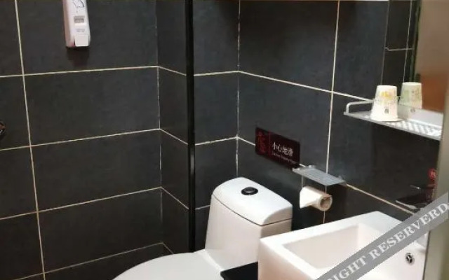 7Days Inn Hotel (Daqing High-tech Zone Ophthalmic Hospital Baicheng University Town)