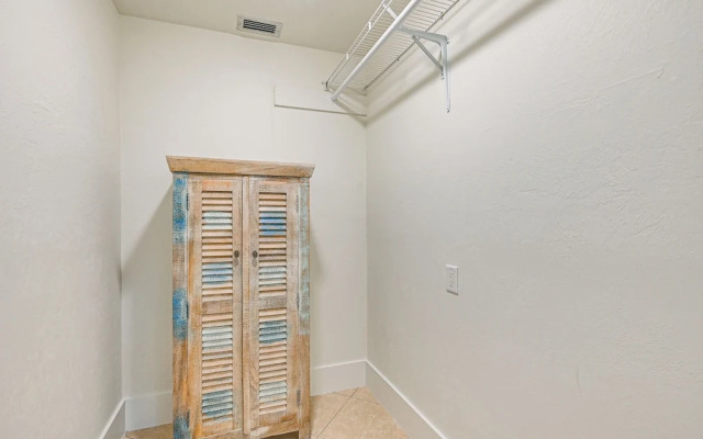 Bonita Springs Riverfront Retreat w/ Lanai