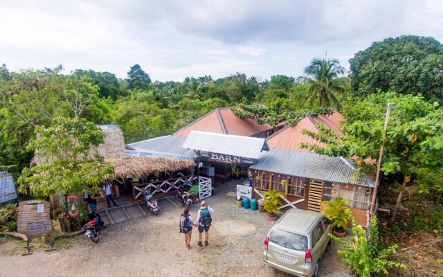 D' Backpackers' Barn - Hostel