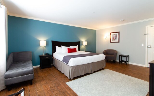 The Dahlonega Square Hotel & Villlas