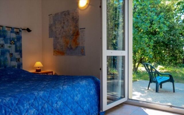 Les Chênes de lEscoutay