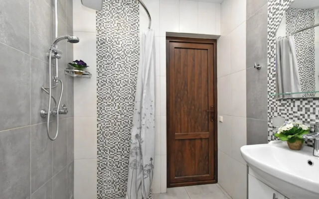 2 bedroom apartment on Teryan street