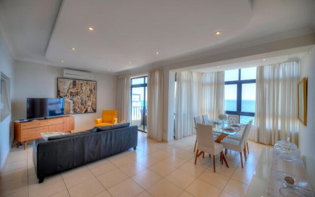 Large seafront 3 bedroom apartment in the heart of Sliema - MMAI1-2