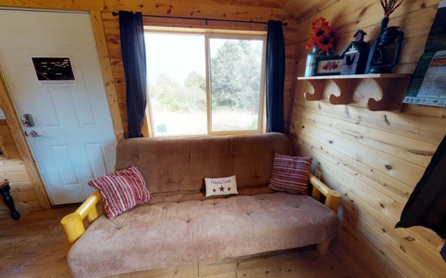 White Cabin Cozy Secluded Cabin