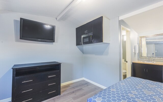 Sands Inn by OYO Winnie