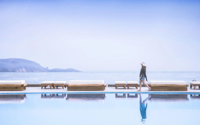 Mitsis Rinela Beach Hotel
