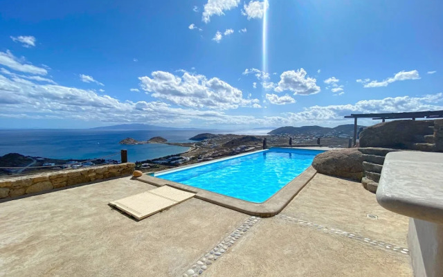 Seaview Villa Galanos at Kalafatis Beach