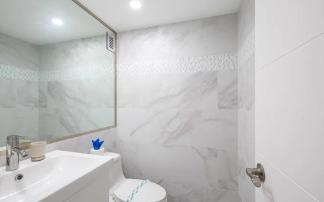 The Tides Hollywood Luxury Suites 11N 3901