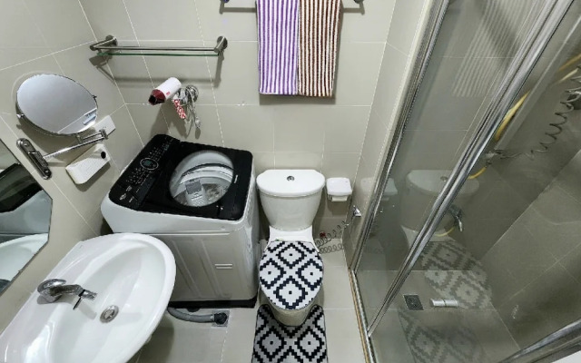 High-Tech Studio at Grass Residences -2 persons only, Quezon City