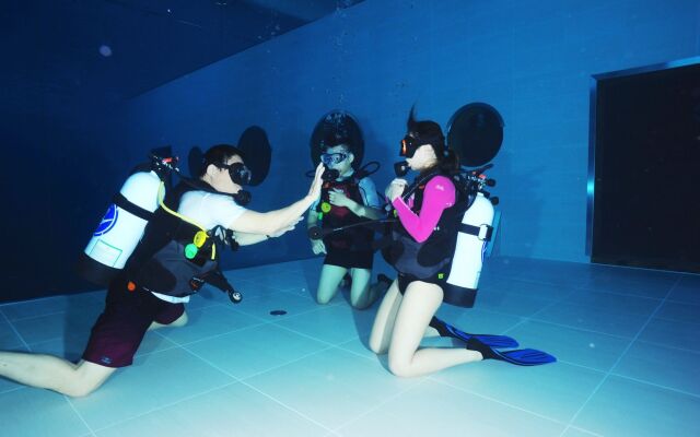 DiveCube Hotel