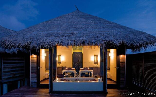 Coco Bodu Hithi Resort