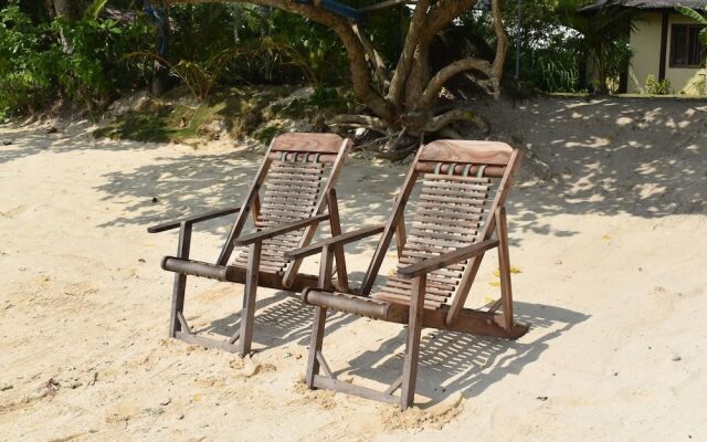 Jonas & Twins Resort