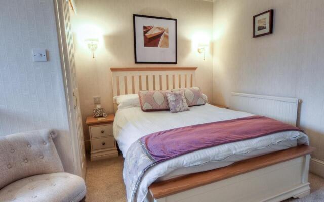 Brooklands Lodge - Bed & Breakfast