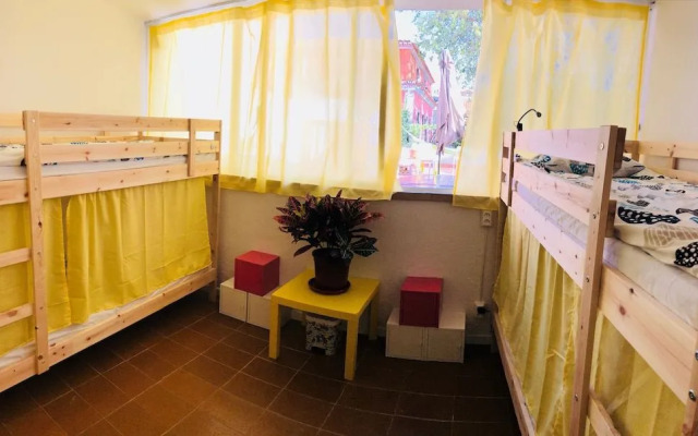 Cascais Terrace Fruit Point - Hostel