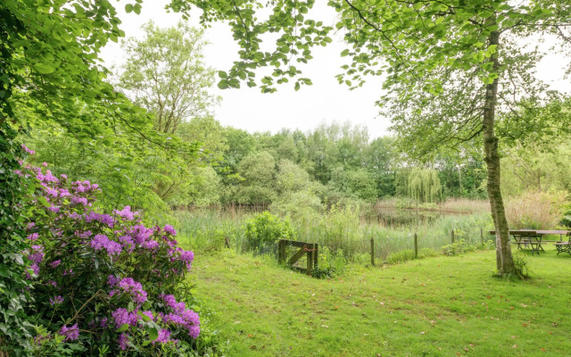 Secluded Farmhouse in Balkbrug with bubble bath