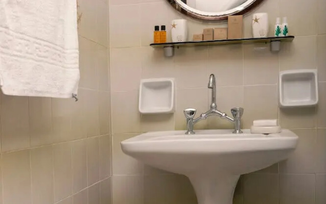 Alykes Park Bungalows & Apt