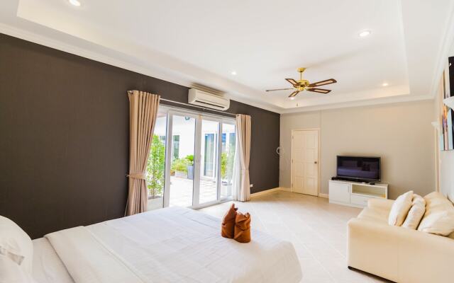 Majestic Pool Villa by Pattaya Sunny Rentals