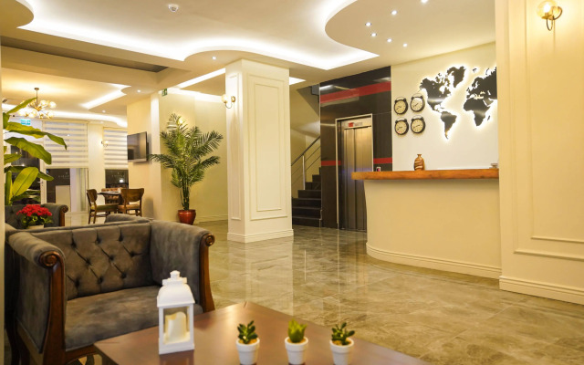 Aurasia SeaSide Hotel