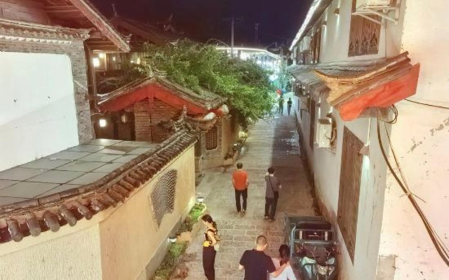 丽江女儿国客栈