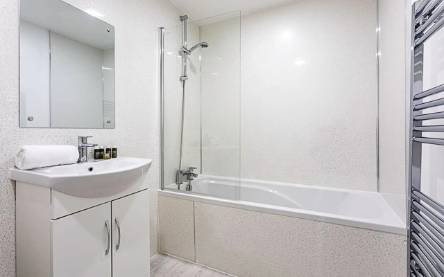 Modern Clapham Apartment