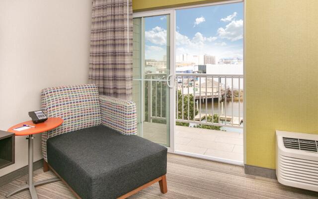Holiday Inn Express Hotel & Suites Seaside-Convention Center by IHG