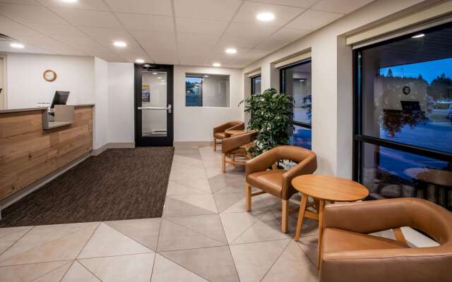 Days Inn & Suites by Wyndham Duluth by the Mall