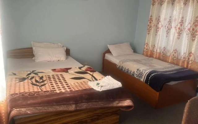 Robins nest hotel & restaurant
