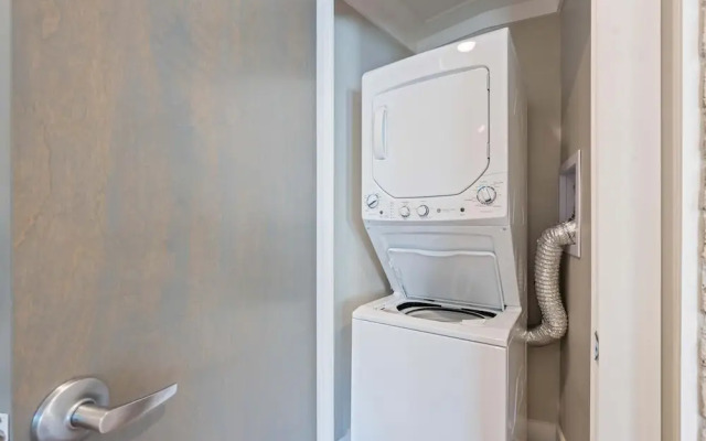 Carters Court Serene Suite