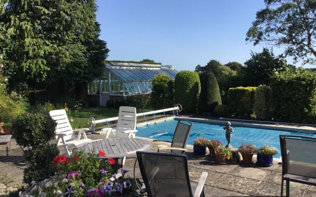 Norfolk House Bed And Breakfast