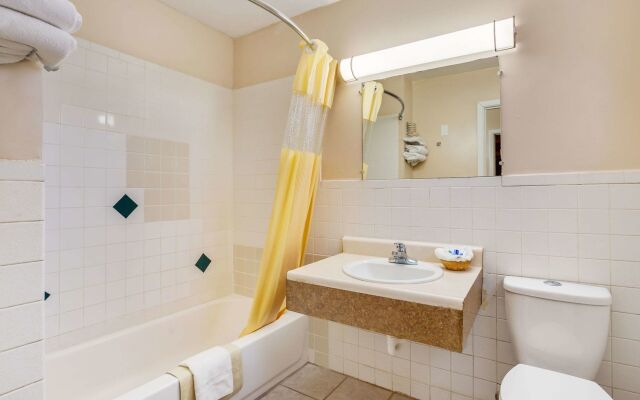 Rodeway Inn & Suites Raton