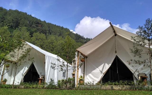 Maribaya Glamping Tent