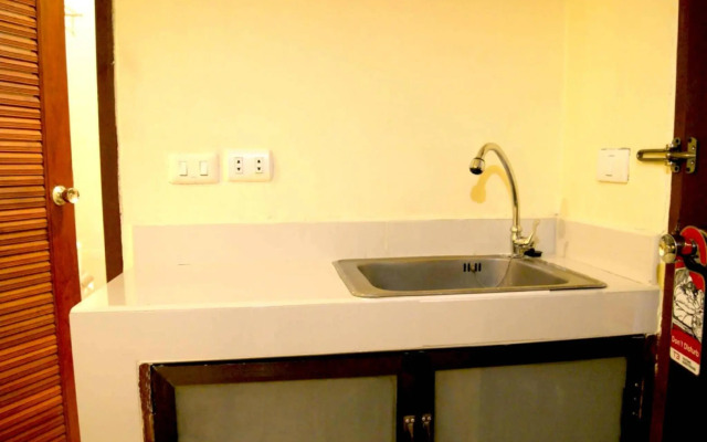 Enrico Hostel Patong