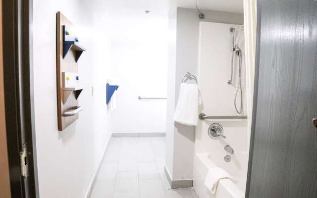 Microtel Inn & Suites by Wyndham Charlotte/Northlake