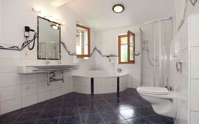 Lovely Chalet in Mayrhofen With Private Garden