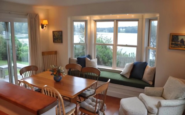 Artists Retreat - Four Bedroom Home