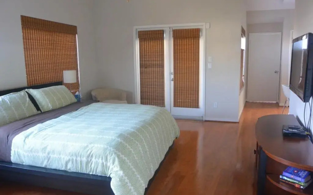 Modern B & B