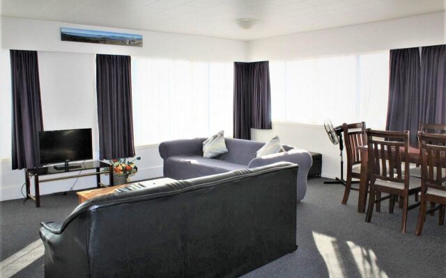 Kowhai & Colonial Motel