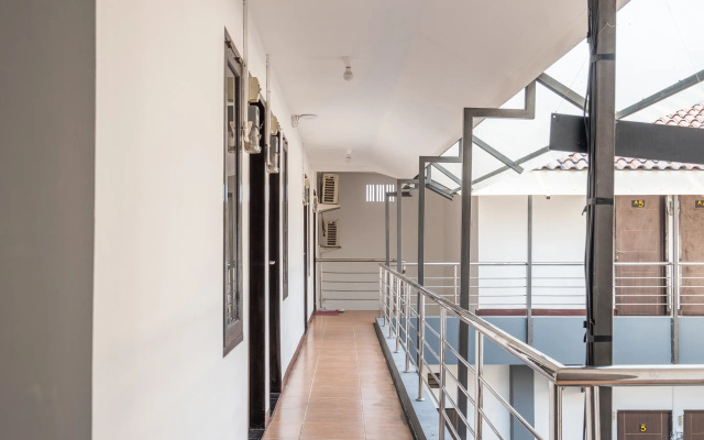 OYO 1460 Anyelir Residence