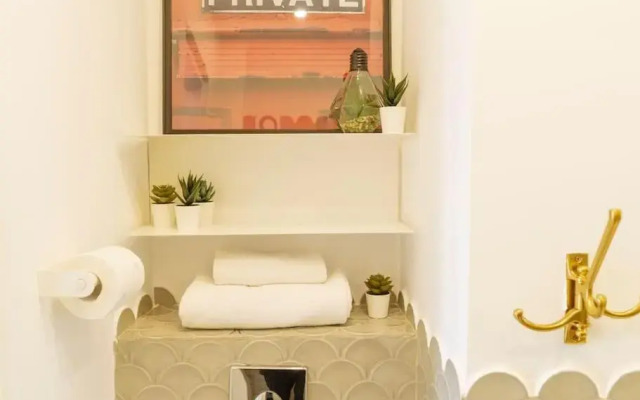 Pop Art Flat - Bright 2BR near the Old Town