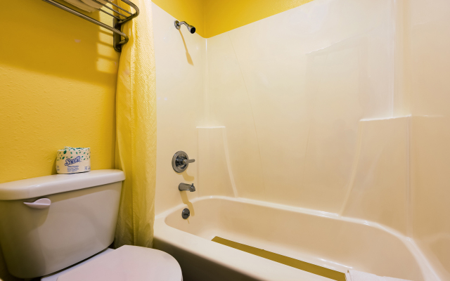 Coastal Inn by OYO Lincoln City - Oregon Coast Hwy