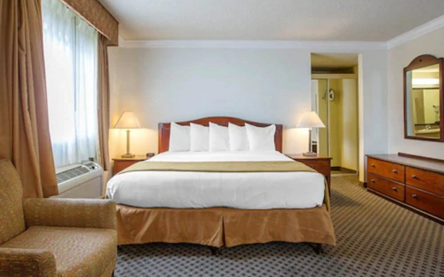 Arbor Inn Monterey